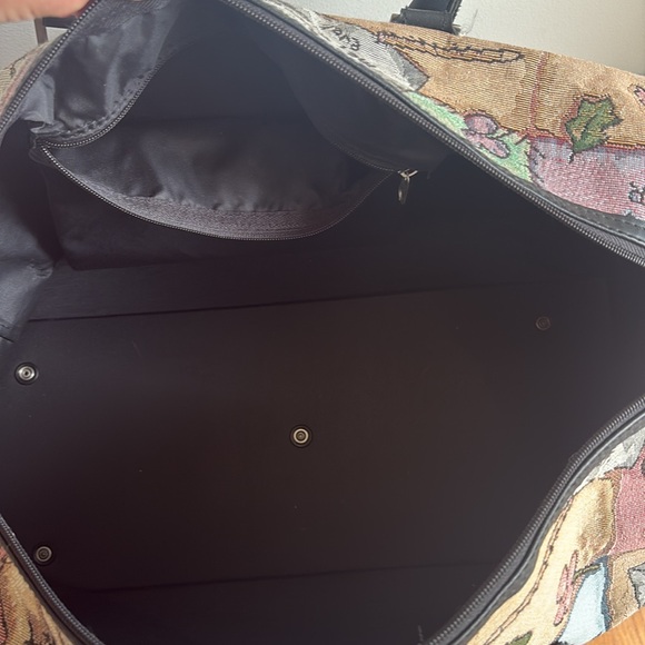 Disney’s Winnie the Pooh vintage Tapestry Carpet Travel Bag - Picture 2 of 5